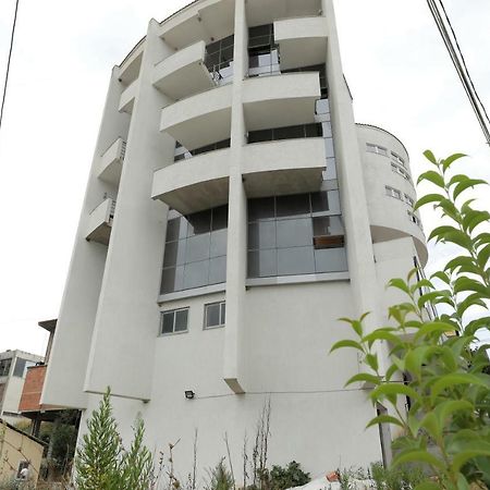Hotel Gjuta Tirana Esterno foto