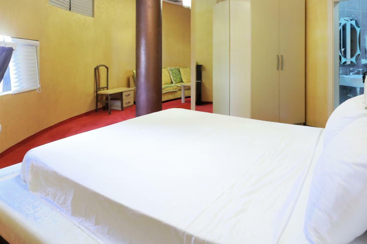 Hotel Gjuta Tirana Esterno foto
