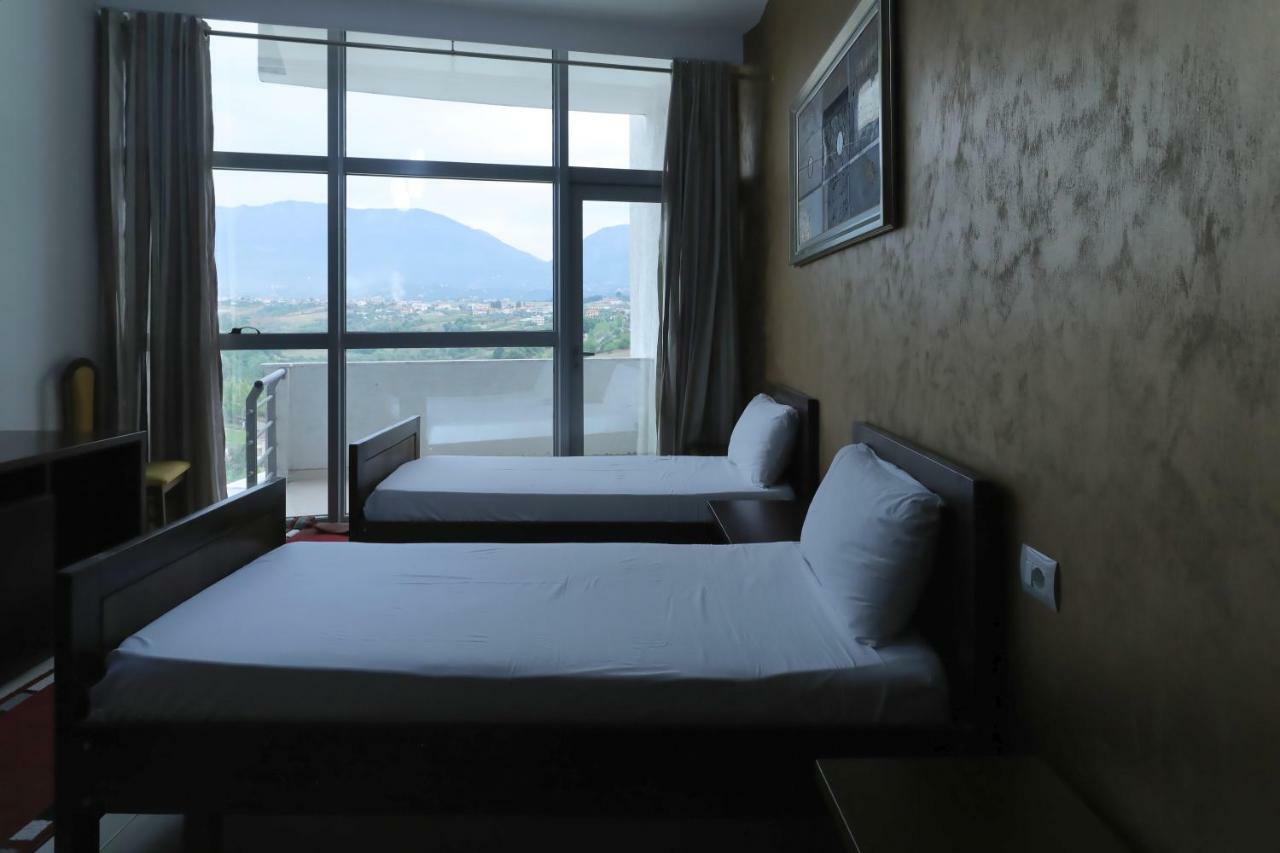 Hotel Gjuta Tirana Esterno foto