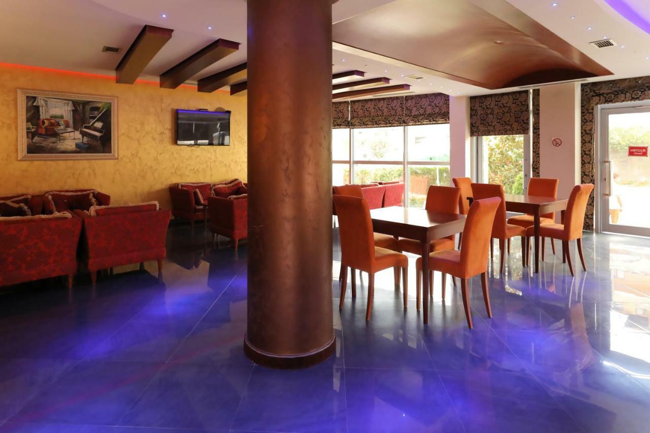 Hotel Gjuta Tirana Esterno foto