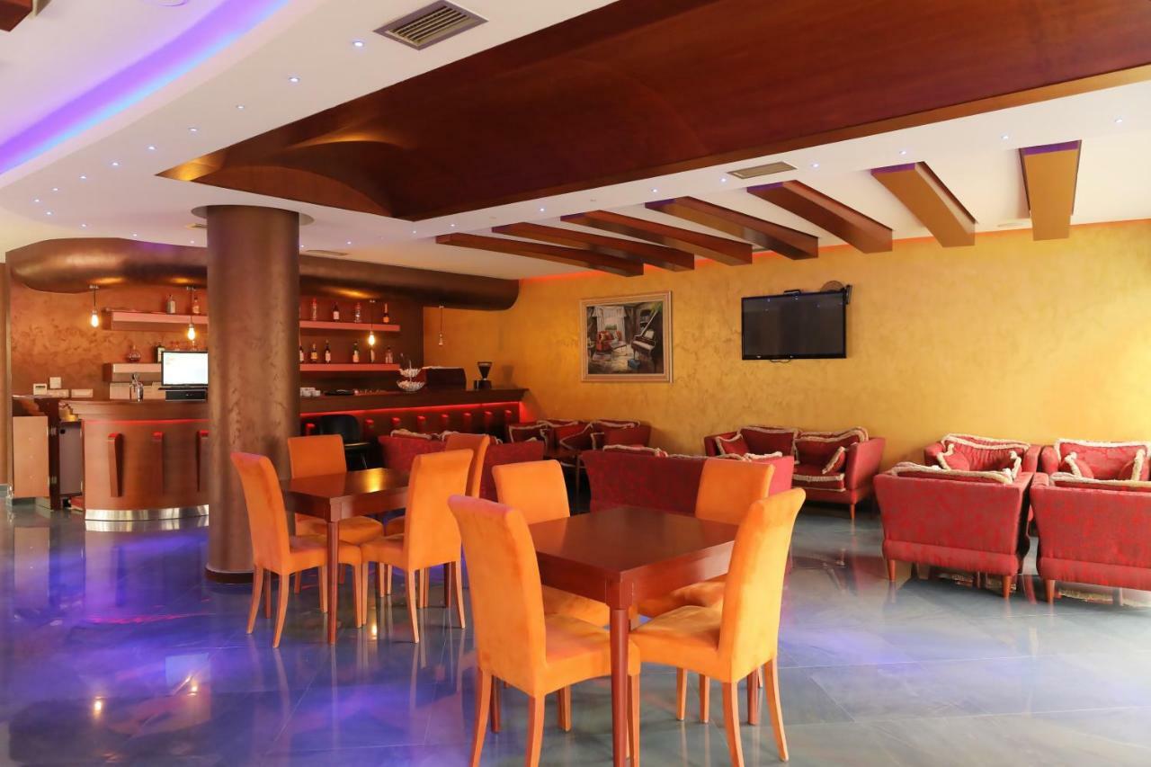 Hotel Gjuta Tirana Esterno foto
