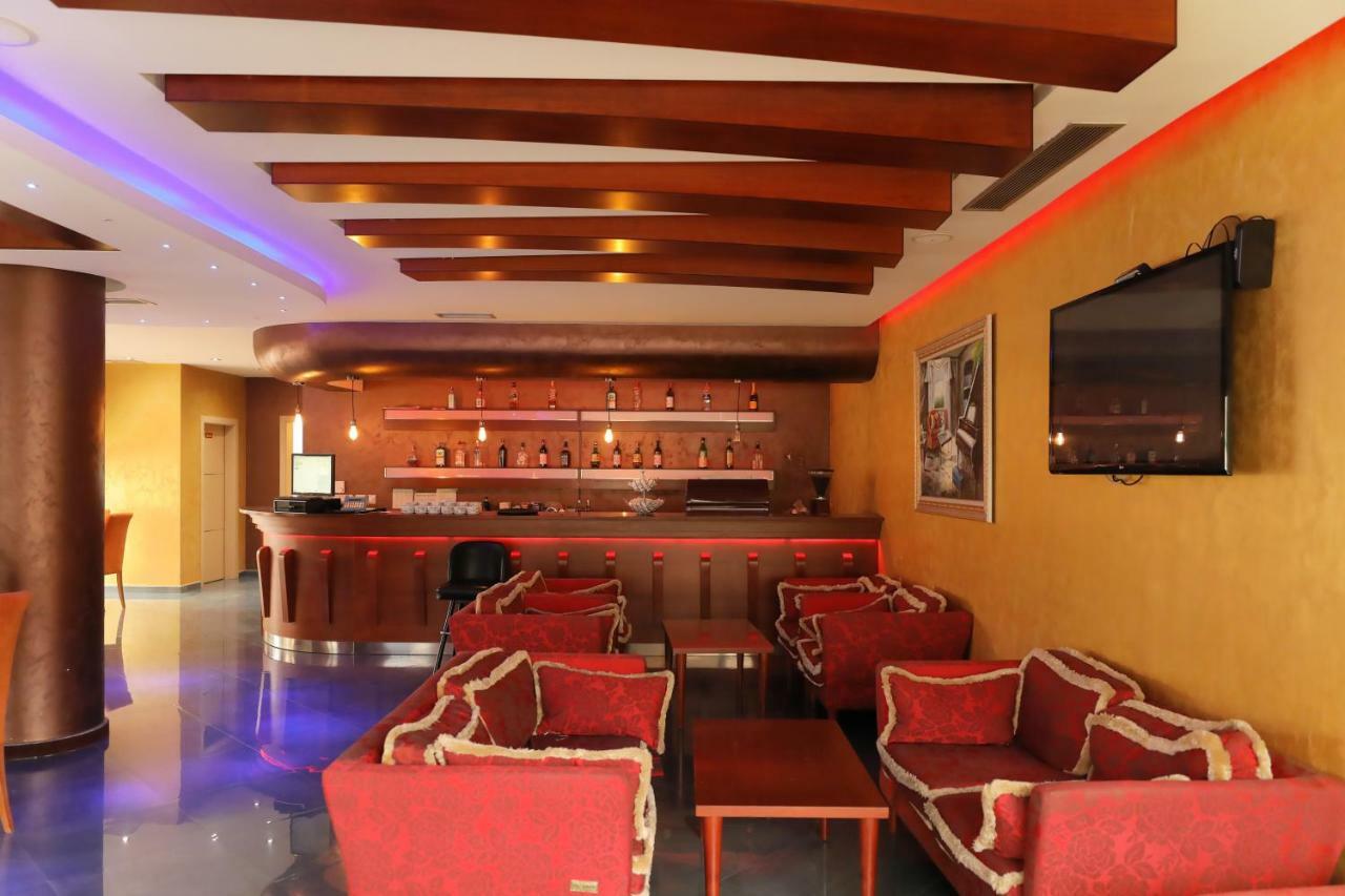Hotel Gjuta Tirana Esterno foto