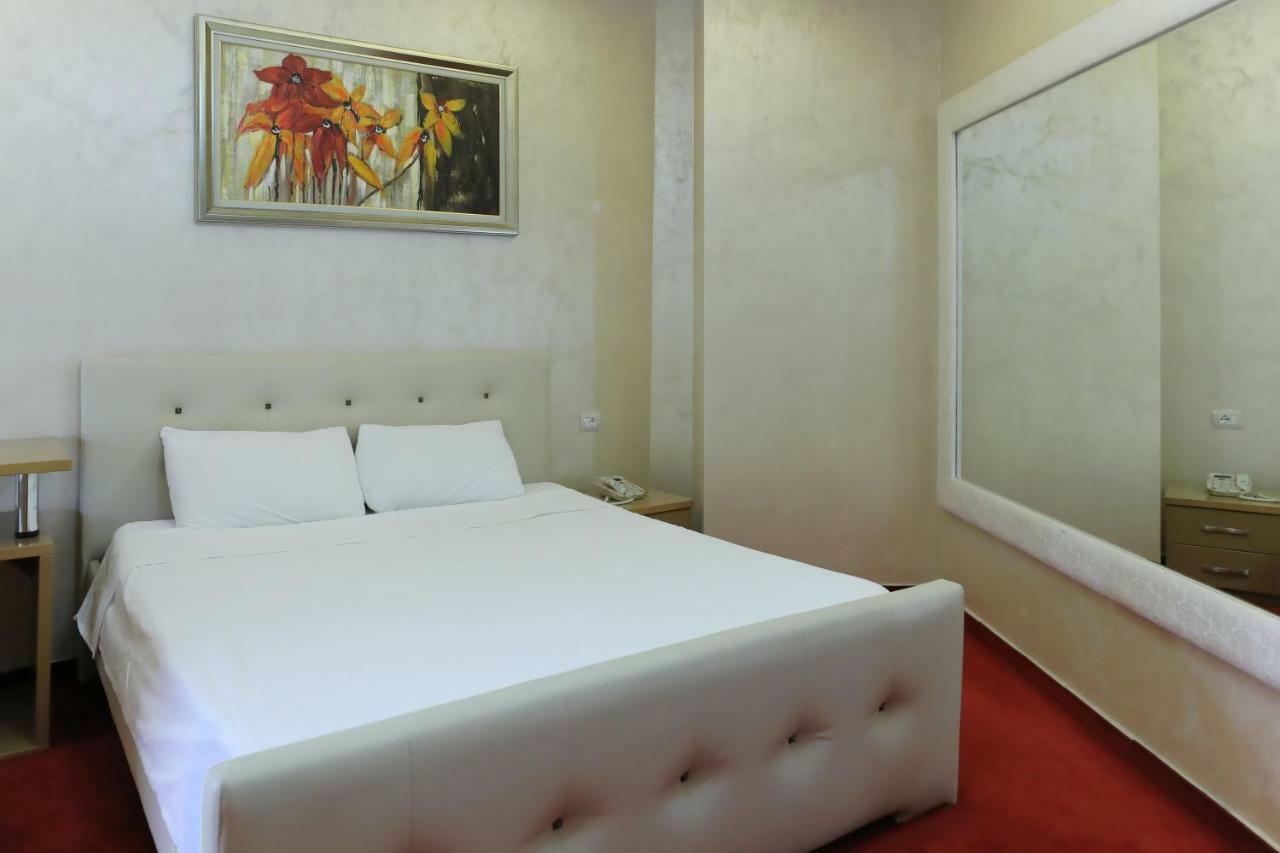 Hotel Gjuta Tirana Esterno foto