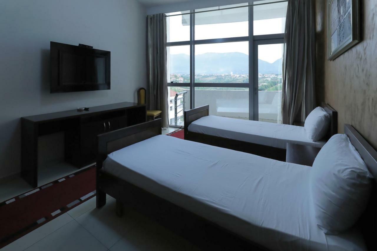 Hotel Gjuta Tirana Esterno foto