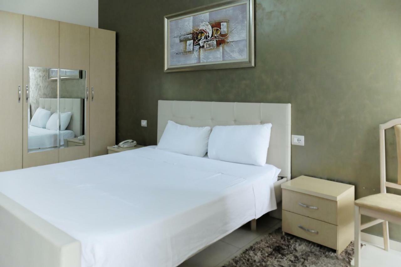 Hotel Gjuta Tirana Esterno foto